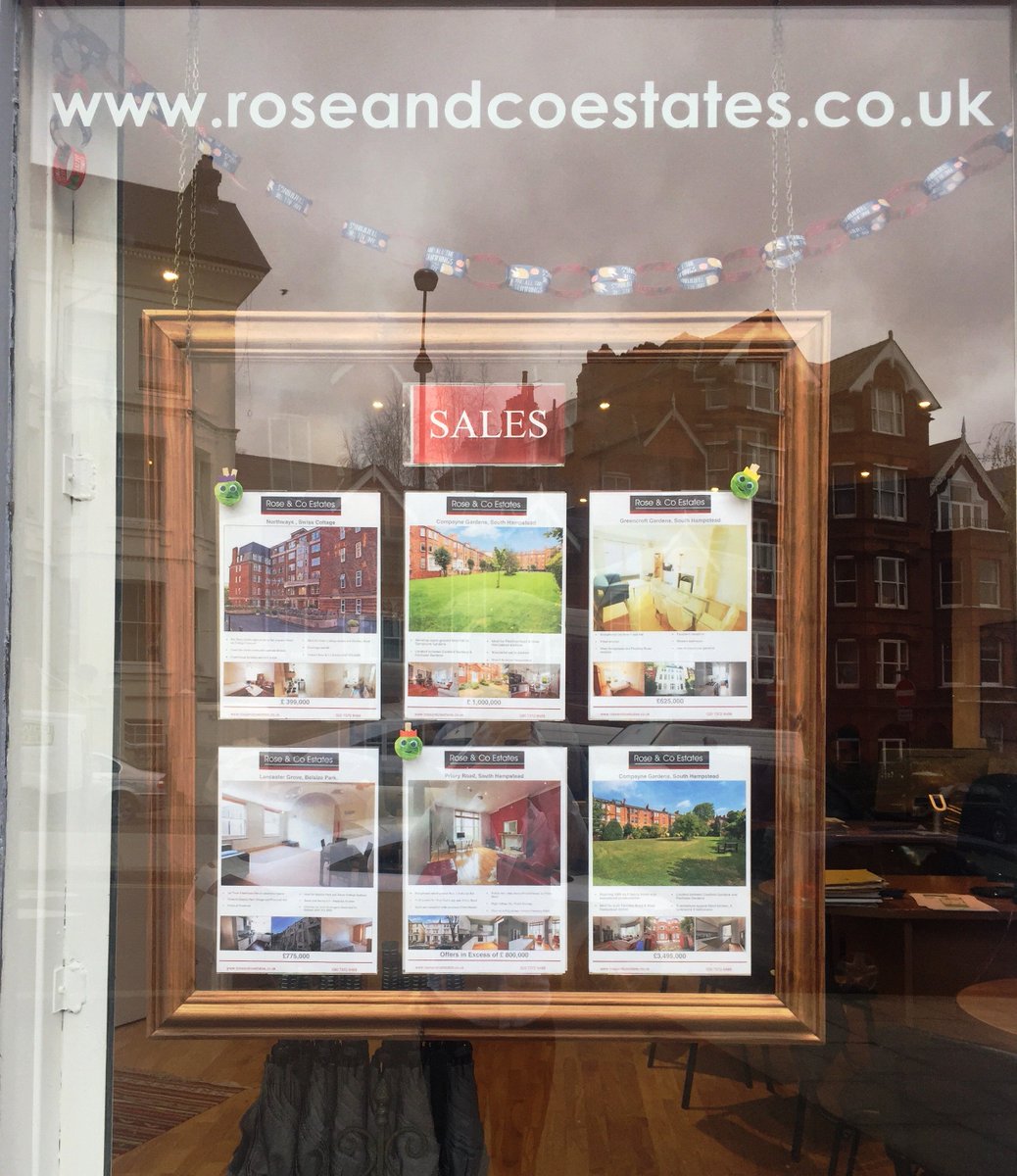 RoseEstates's tweet image. Getting into the spirit of Christmas in the office! Come down to see our decorations - chocolate may be provided...