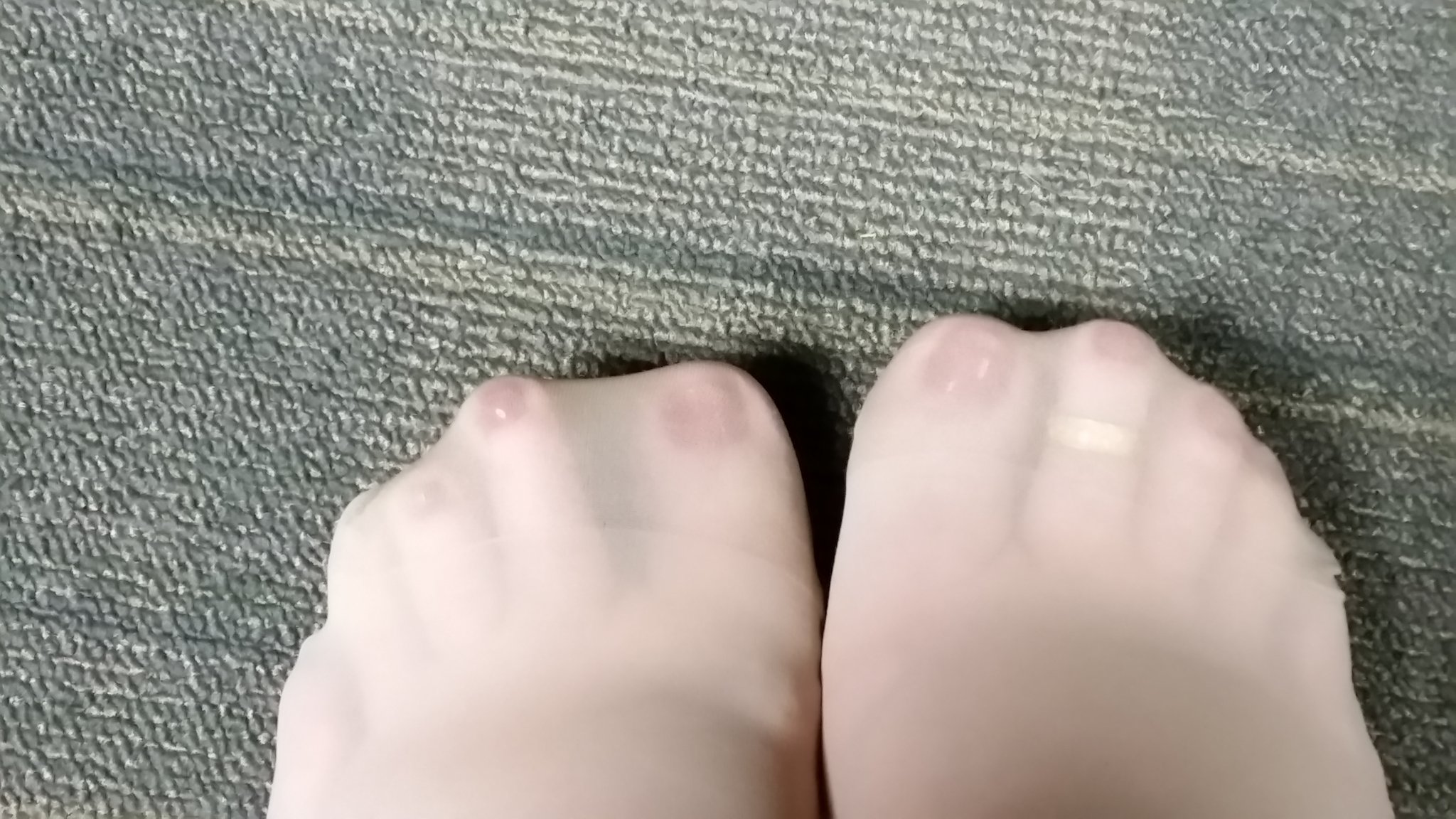 Hot Avery on X: Happy Friday! xxxooo Avery #hose #toes #Wolford  t.cosp1LQqkmqX  X