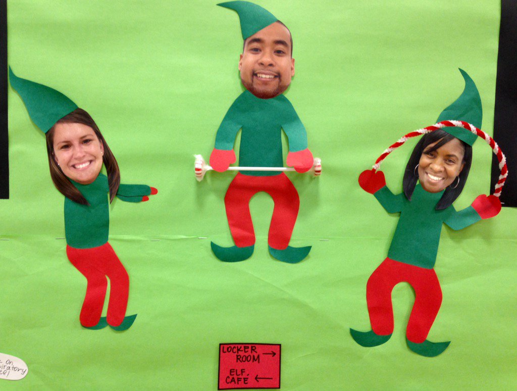 KerleyCues's tweet photo. Even elves have to work hard to stay fit! #centervillevb #thoseelveslookfamiliar #poorgingerbreadman https://t.co/dscDZKcnes