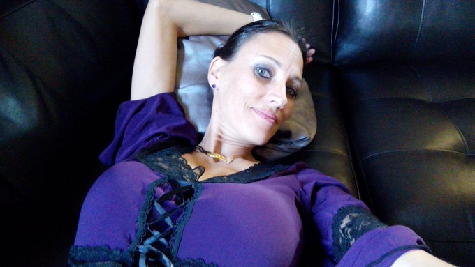 Just laying here waiting for fed ex to arrive. It's a beautiful day outside I am gonna head out in a<a href="/tag/homesweettimeshare"class="tags"><span>#homesweettimeshare</span></a>