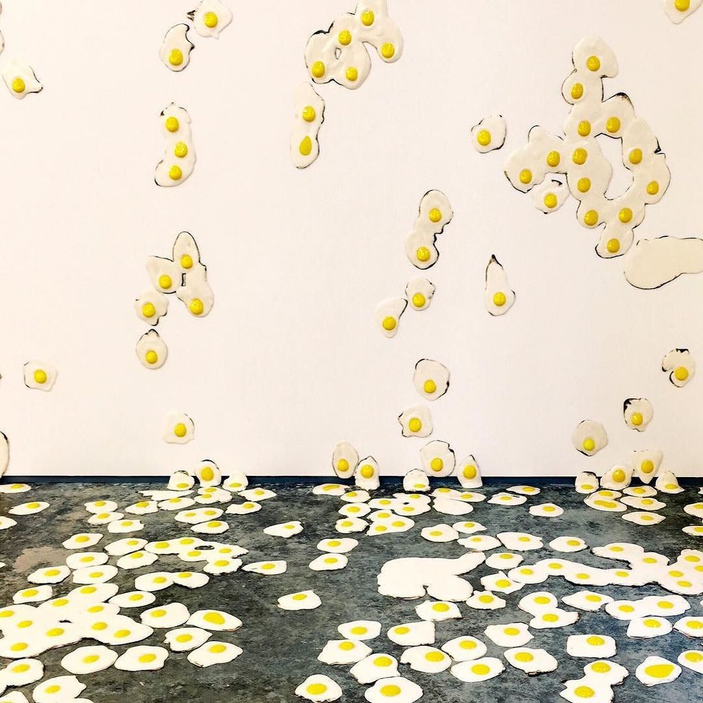 ArtBinder's tweet photo. Hope you're having an "eggcellent" Friday! π @katewerble #christopherchiappa https://t.co/fAc30gwpif https://t.co/oNsiF6pKzB