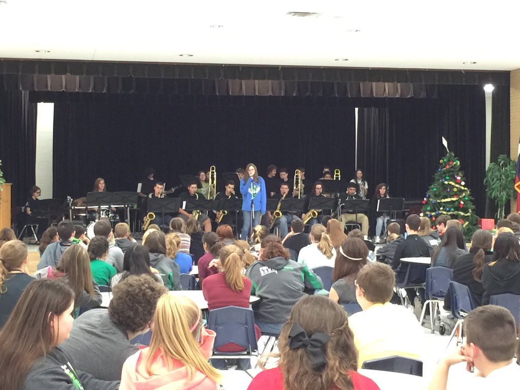 SantoJForteJH's tweet photo. Azle High jazz band w/choir vocalist performing for Forte band! Awesome! #forteband #azlemgp #azleisd https://t.co/Ogy6ROFQZt