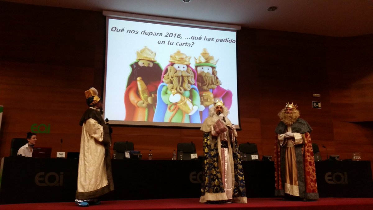 Maria_CrespoG's tweet photo. Directores operaciones de @CyGitsolutions convertidos en reyes magos #Convencion2015 @joseangelcosta @Richard_cyg https://t.co/OAihRkLgxv