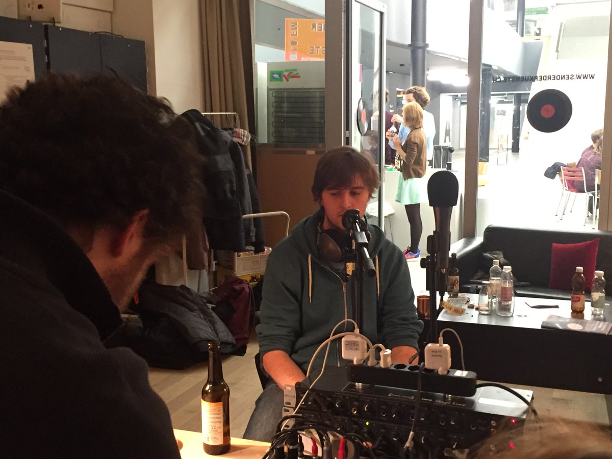 senderderkunste's tweet photo. Jetzt bei uns auf dem #sdk15 Der erfolgreiche Film-Blogger @HerrOwley 
https://t.co/3LJ8KJMxSQ https://t.co/ti5oWFmIC2