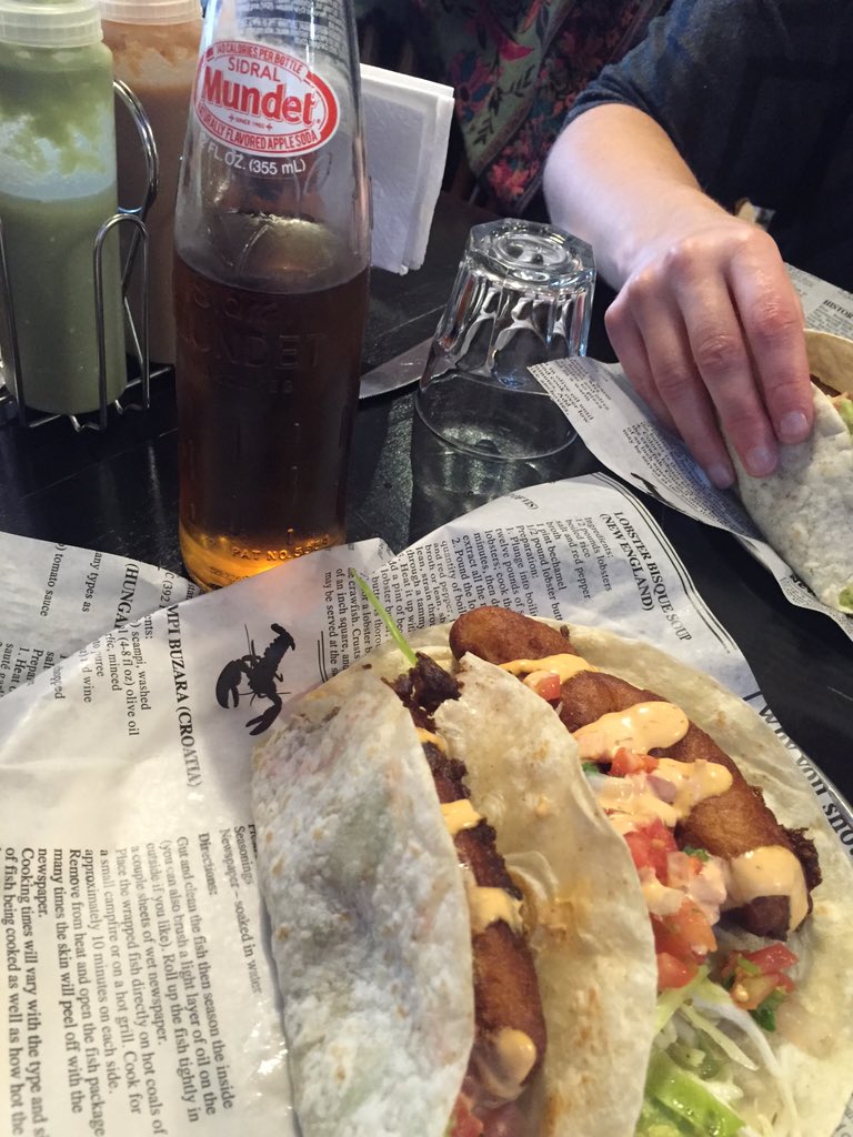 gingerhat's tweet photo. #KensingtonMarket #birthdaytacos https://t.co/43xyj66isI