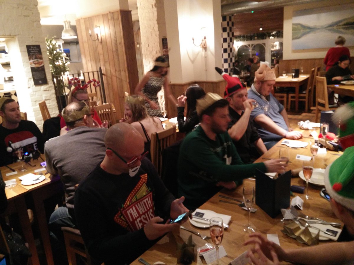 andy_unity's tweet image. Christmas party ASwift style!!! Merry Christmas everyone!! #aswift #christmas #AardvarkIsAwesome