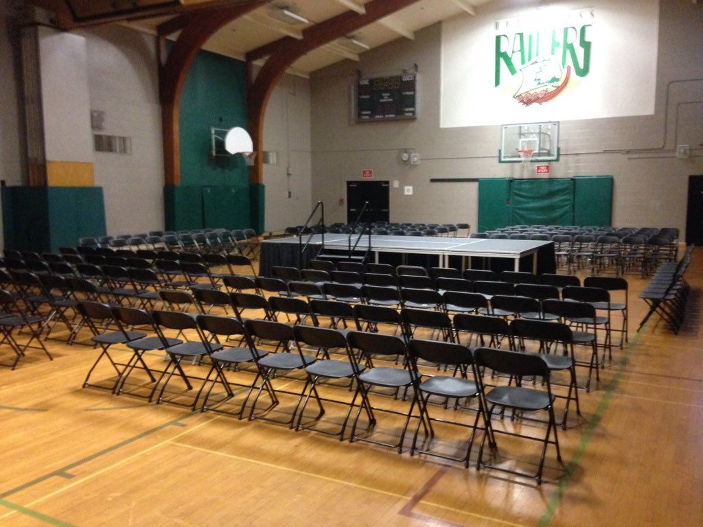 LiPSofBuffalo's tweet photo. The set up for co-founder @BenBrindise speaking with other poets in St. Catherine's, ON. #poetry #lipsofbuffalo https://t.co/F1lxKHYCv1