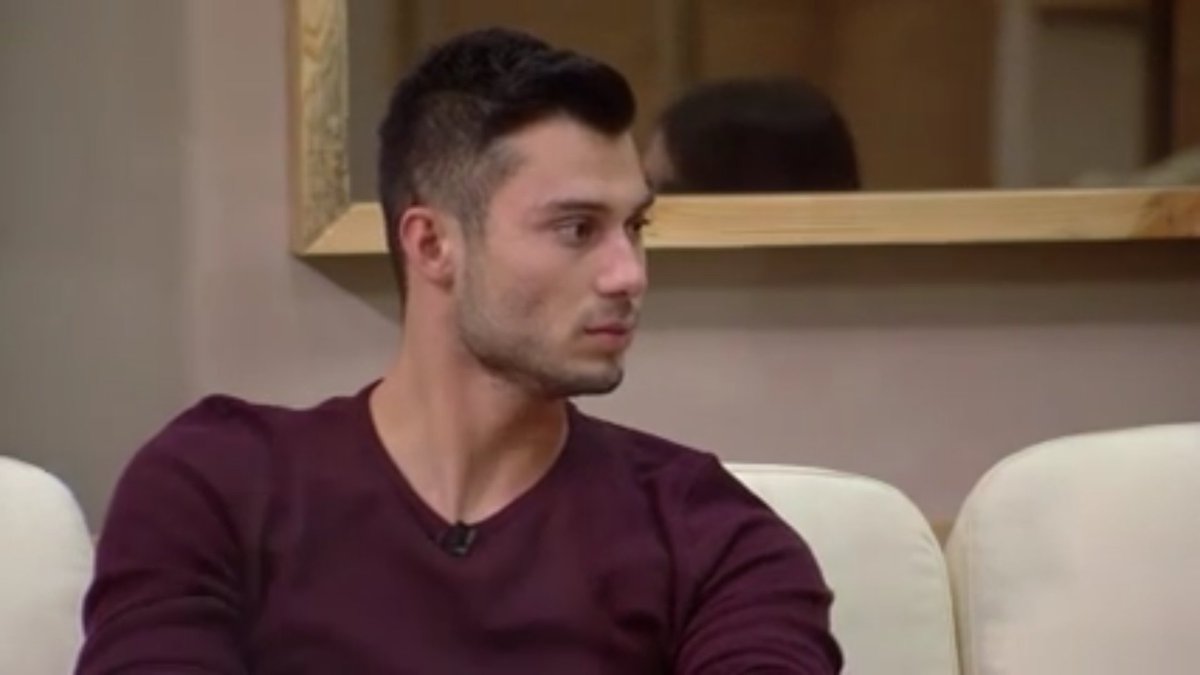 Cigdem19o5's tweet photo. Bugün bir kere daha gösterdin bize gerçek Aşkı @EUbeyli 😢 #AyEm #KısmetseOlur https://t.co/W0Wnj2EvlK