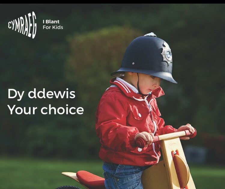 Cymraeg's tweet photo. Welsh-medium education - Your choice #Cymraegforkids #welshed #education #Welsh #Wales #Cymraeg https://t.co/Ll6Acnxlna