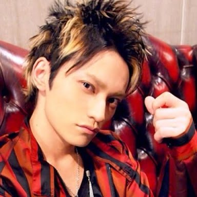cosmosstardust's tweet photo. 愛しい愛しいだっちゃんの大事な日💛💛💛
２９歳の誕生日おめでとうっっっ！！！！

#日高光啓誕生祭 
#天才ラッパー 
#イエロープリンス
#ＡＡＡ https://t.co/EU8ZJJZhtK