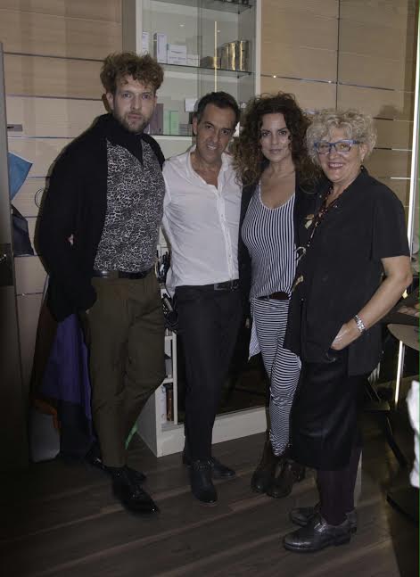 marquessalon's tweet photo. Un placer colaborar en la #SML2015 peinando y maquillando a Las Antonias y a @TheFridayLord https://t.co/uxMgTi8XIR https://t.co/R9f2GZBN2v