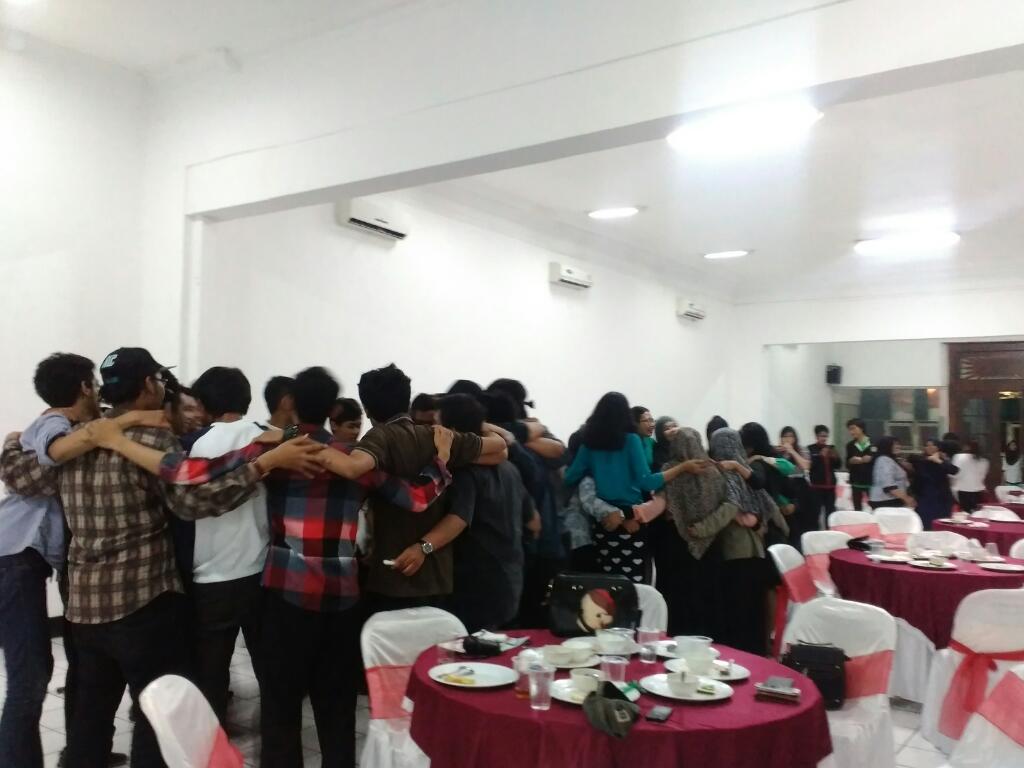 DSNUNDIP's tweet photo. ~Bersamamu kuhabiskan waktu, senang mengenal dirimu~ https://t.co/IsN1rMdIy6