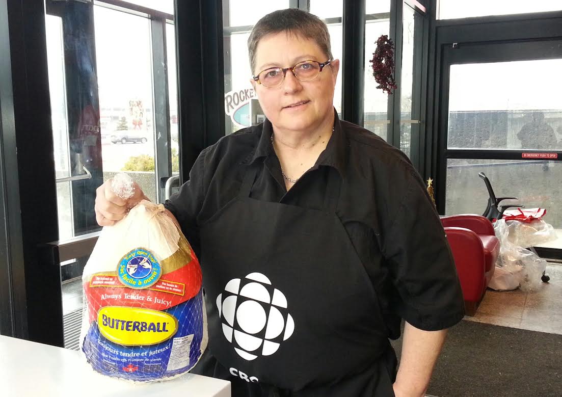THESIGNALCBC's tweet photo. Looking for/got any tips 4 cooking turkey? Chef Kathy Jaeger w/@cecilhaire, models 1/2 CBC apron giveaways 722-7111 https://t.co/Bt8xYpIh56