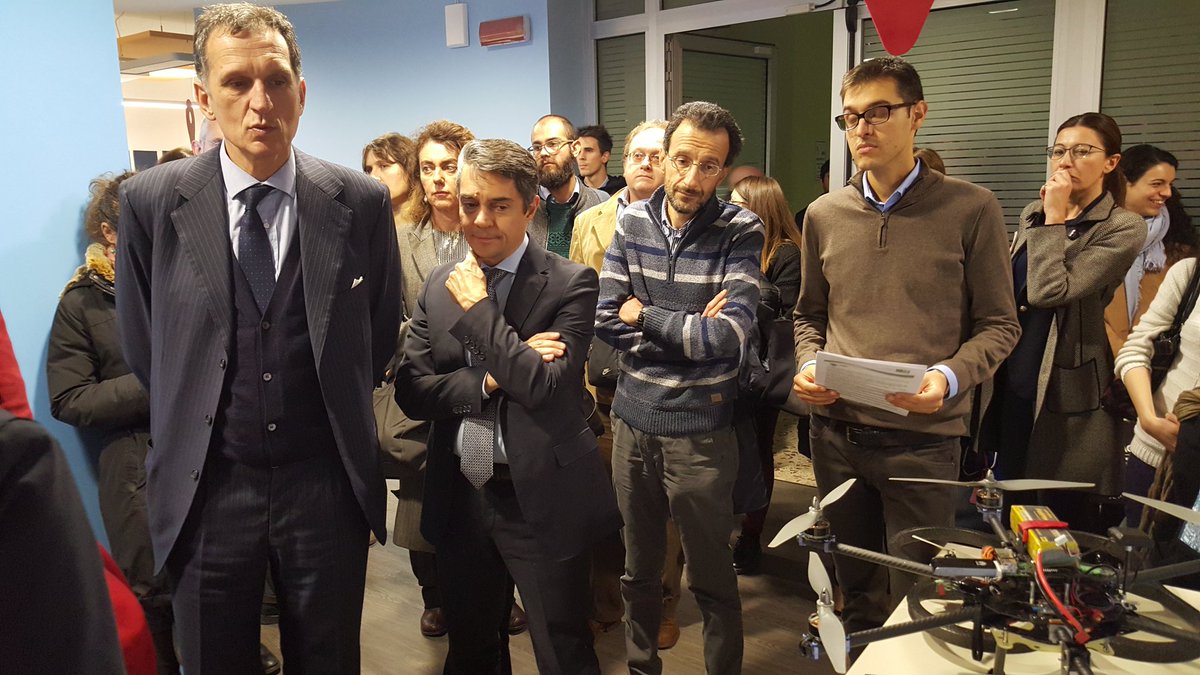 GruppoTIM's tweet photo. In visita al #JOL, dove si studiano droni connessi in #4G per la sicurezza. #JOLOpenDay https://t.co/vp3pvOHcss