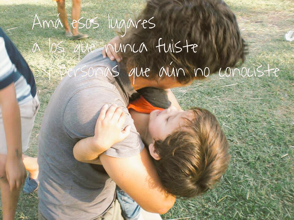 🎶 ~ La luz de tu mirada, me iluminaría.. Y en un eterno abrazo de amor me consumiría ~ 🎶