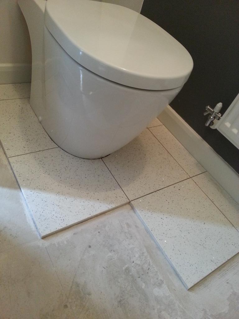 SmaltoUK's tweet photo. Quartz white speckle fleck, a bit if Cheshire bling in Ashby de la zouch! https://t.co/0l6NH6RM5m