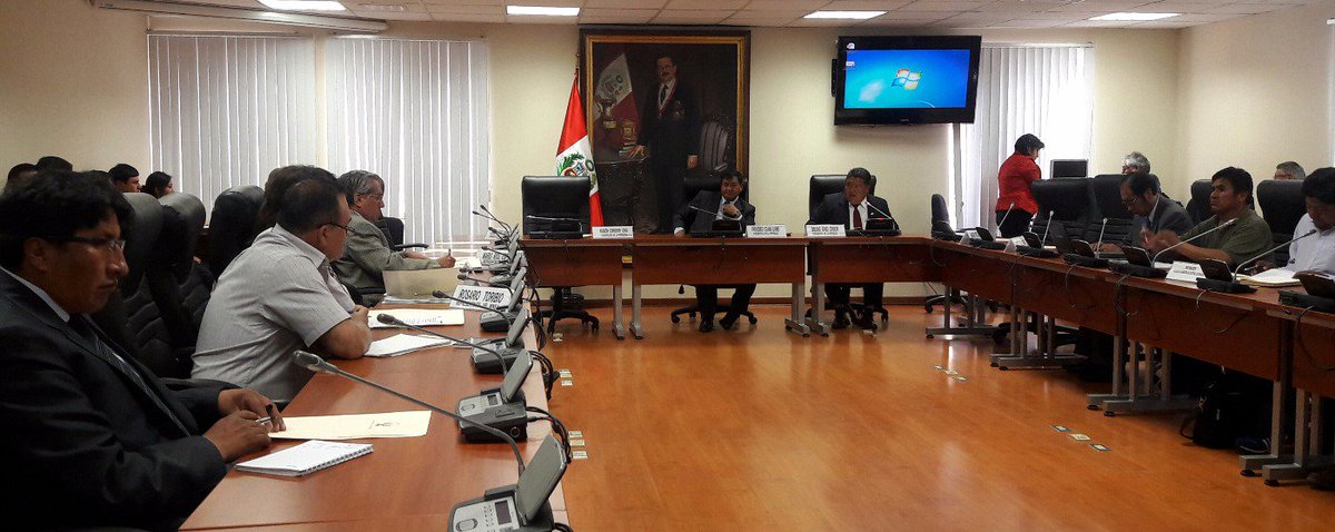 #Ahora-Participando en Mesa de Trabajo junto a autoridades locales de Puno y representantes de Ministerios invitados