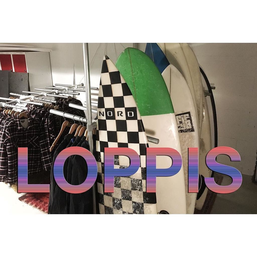 nordsvrf's tweet photo. MEGALOPPIS i helgen! 
T-shirts, hoodies, jackor, skjortor, badshorts, mössor, skor mm. 
Surfbrädor från bl a Nord &amp;… https://t.co/oaRRcjVDXP
