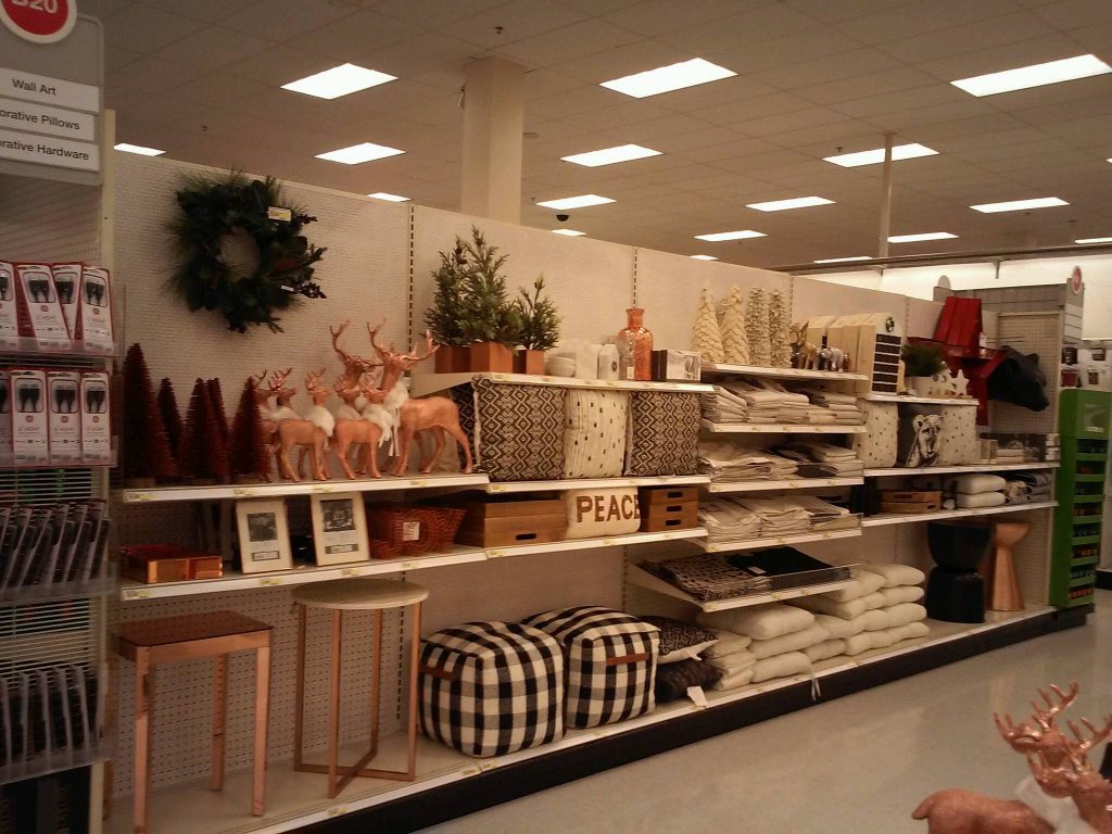 JavierPestana2's tweet photo. Still time to make your home look beautiful for the holidays #G392PERKS @therealdmck @Djoumbarry https://t.co/ShiivVN5jw