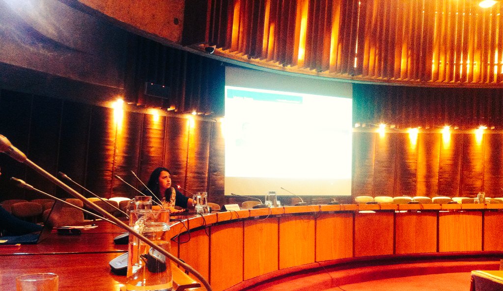 alvaropozo's tweet image. En la #DrupalCampChile2015 @cgutierh habla sobre #UX para desarrolladores