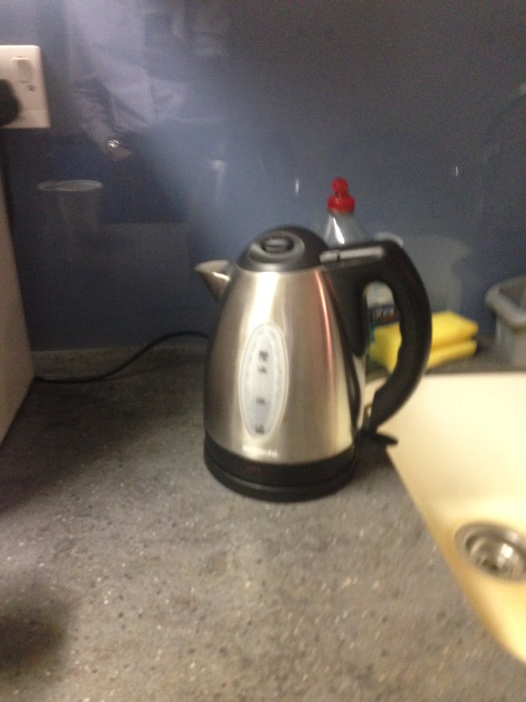 NewsroomTim's tweet image. A new office kettle! It must be nearly Christmas!!! #kettlegate