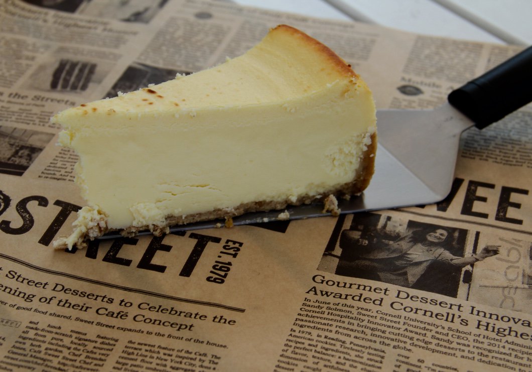 TheMAKTruck's tweet photo. Simple pleasures -- our spin on the classic #NewYork #Cheesecake. The #Big #Brulee #thesweetestplace #EEEEEats https://t.co/At3yTZ6mOC