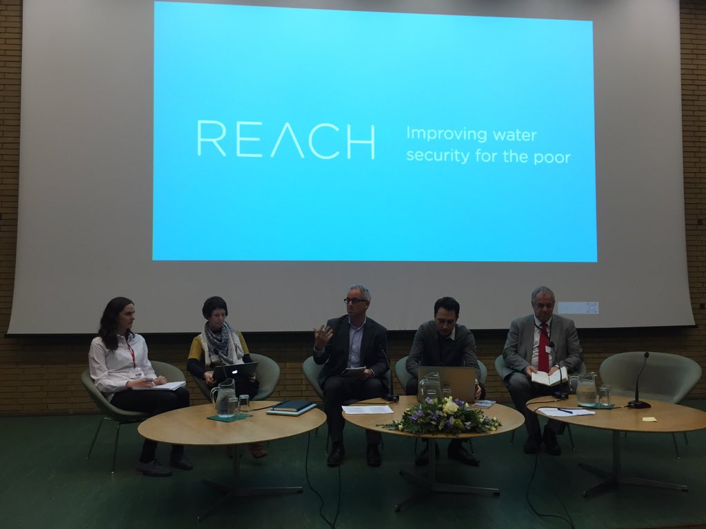 rebeccampeters's tweet photo. closing #oxws panel with @rhope06 @s_nowi @ecioxford critically reviewing findings of afternoon sessions. https://t.co/kBsz39Dy5T