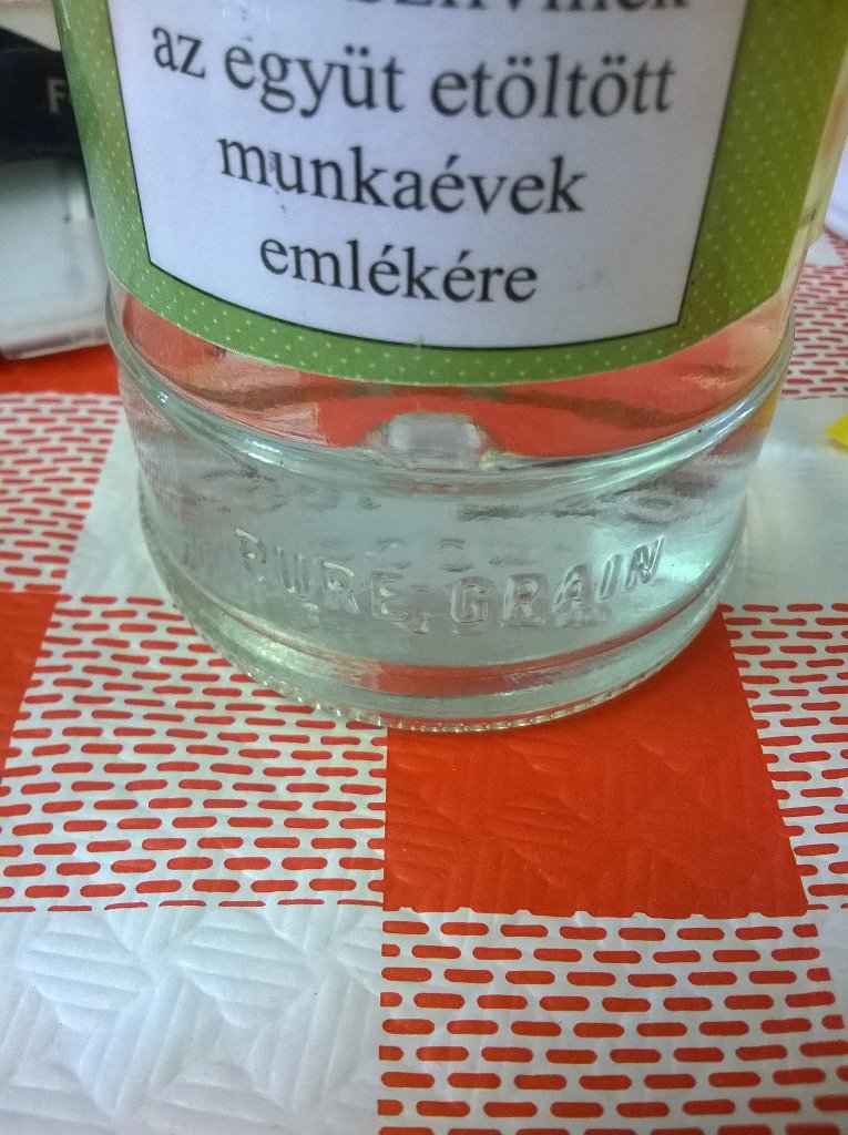 Nyelvében él a nemzet..