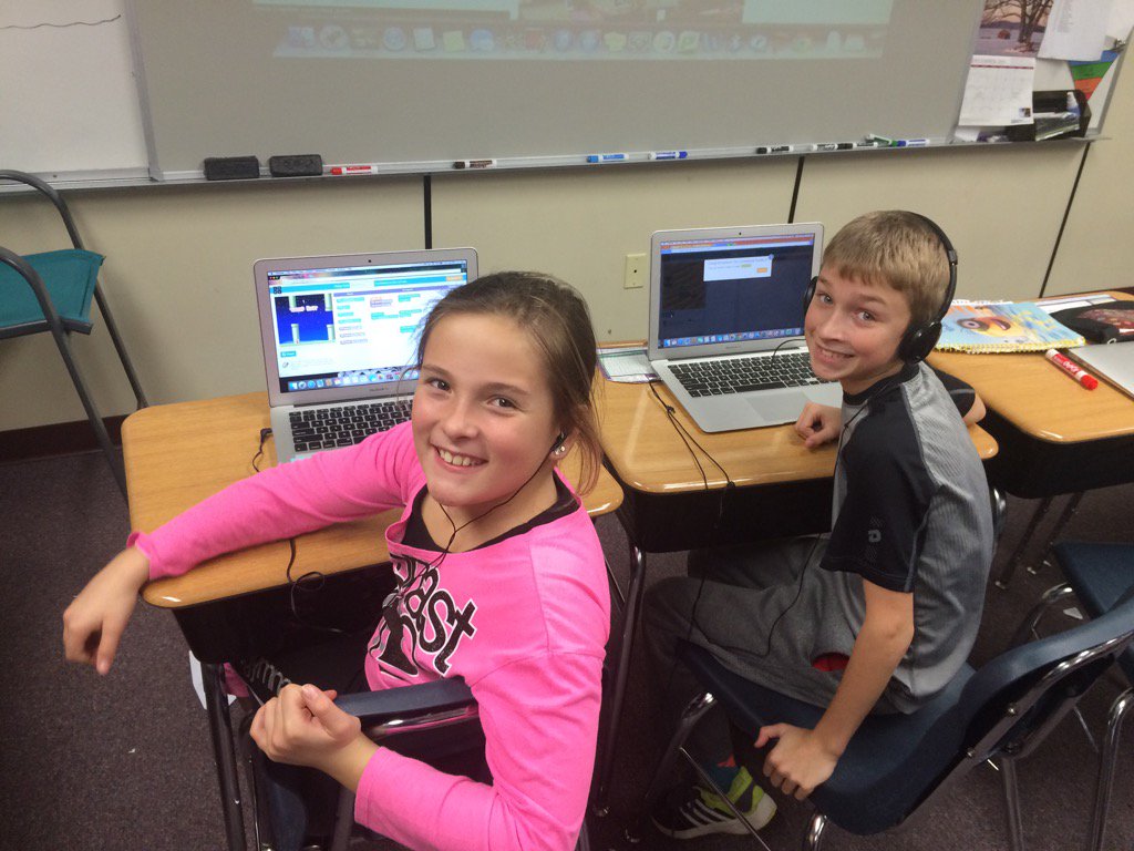 steve_bunn's tweet image. Little Buck and Makenna future coders#HourOfCode #CodeIowa @OelweinHuskies