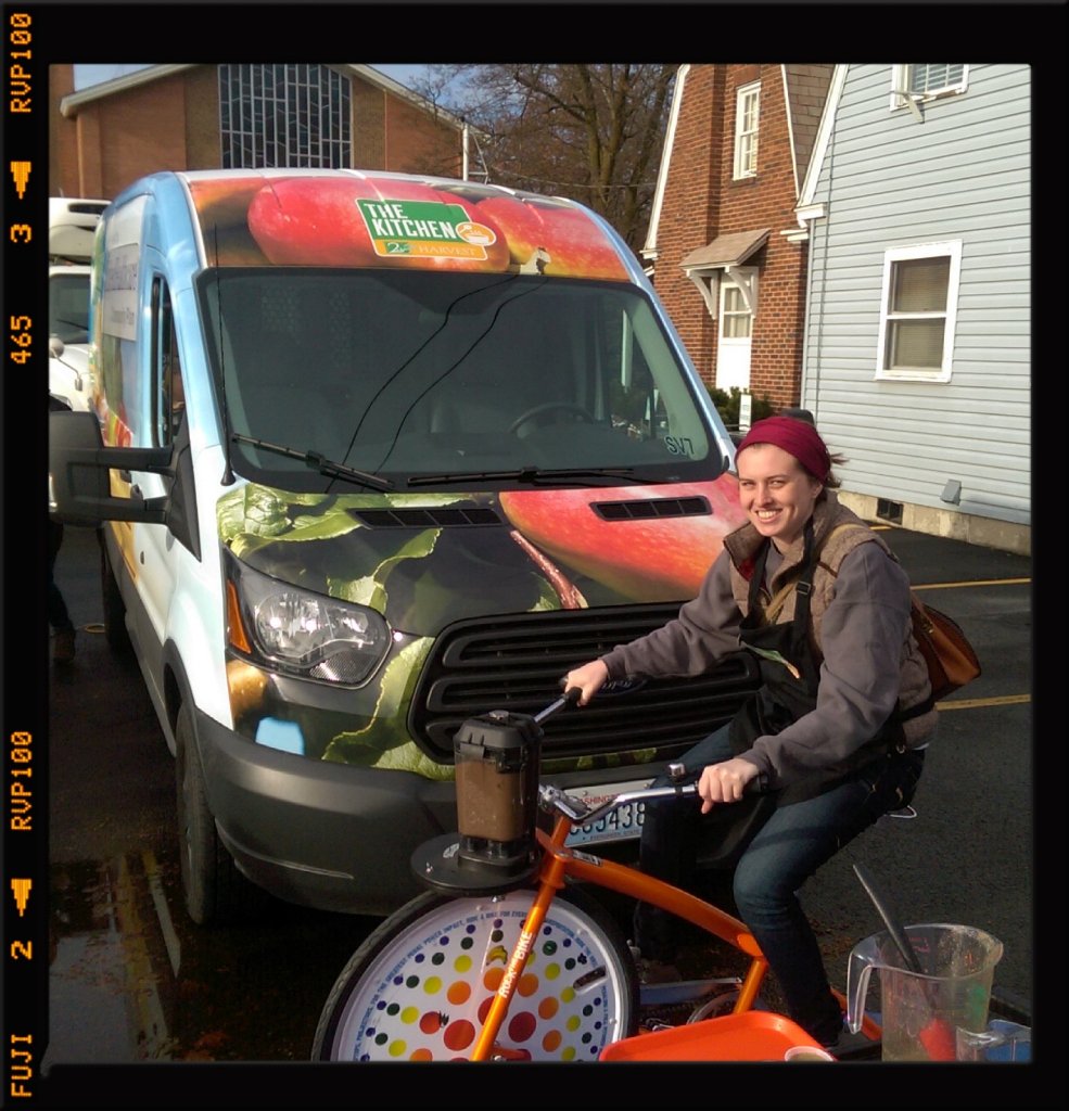 2HarvestINW's tweet photo. The blender bike was in action at Millwood mobile food bank today. @rockthebike #eat5aday https://t.co/4xyX6TAuqP