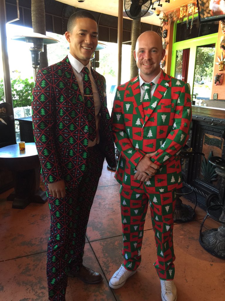 11herron's tweet image. It's a Christmas Miracle... #Camdenliving #Funoutfits