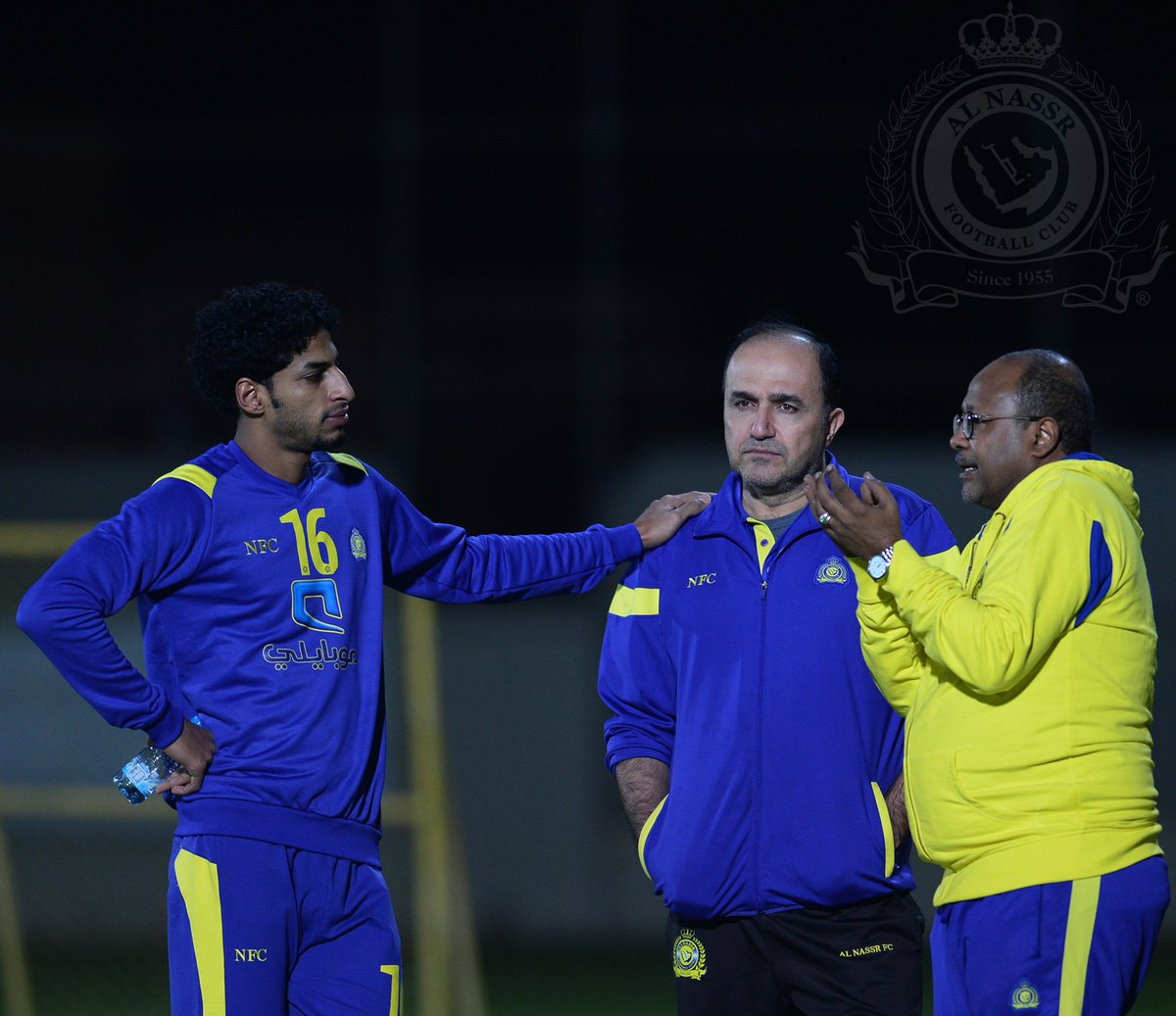 AlNassrFC's tweet photo. اكتفى اللاعبان أحمد الفريدي وعبدالعزيز الجبرين في تدريبات الفريق اليوم بالجري حول الملعب
#NFC https://t.co/3ikdRiS17L