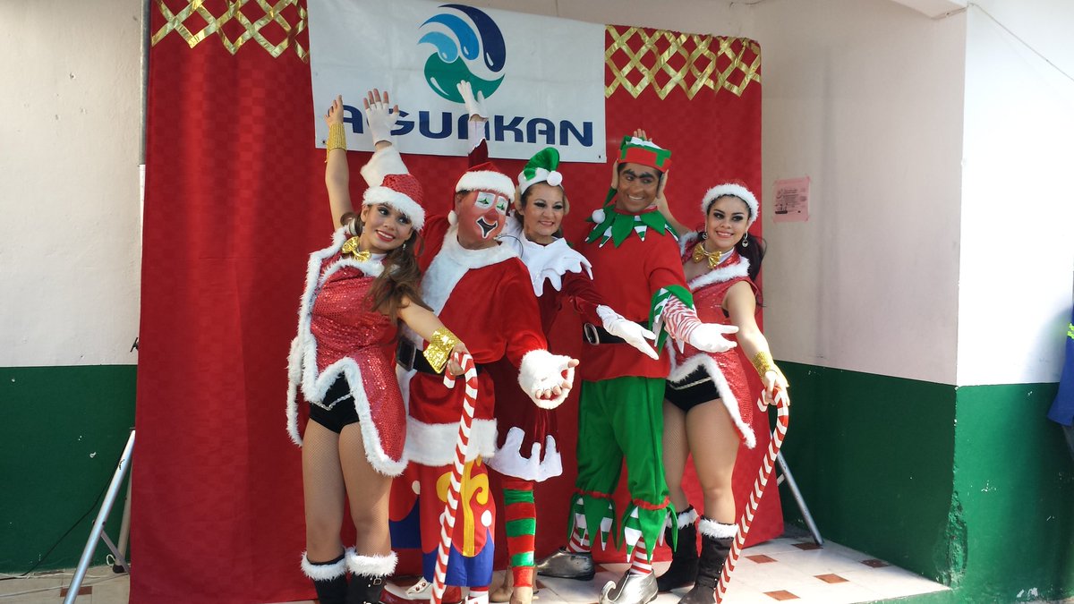 DHCAGUAKAN's tweet photo. Porque 1 juguete puede transportarte a un mundo de magia y diversión #Aguakan  lleva sonrisas @FUNDACIONYVL #Navidad https://t.co/rOg037iuLf