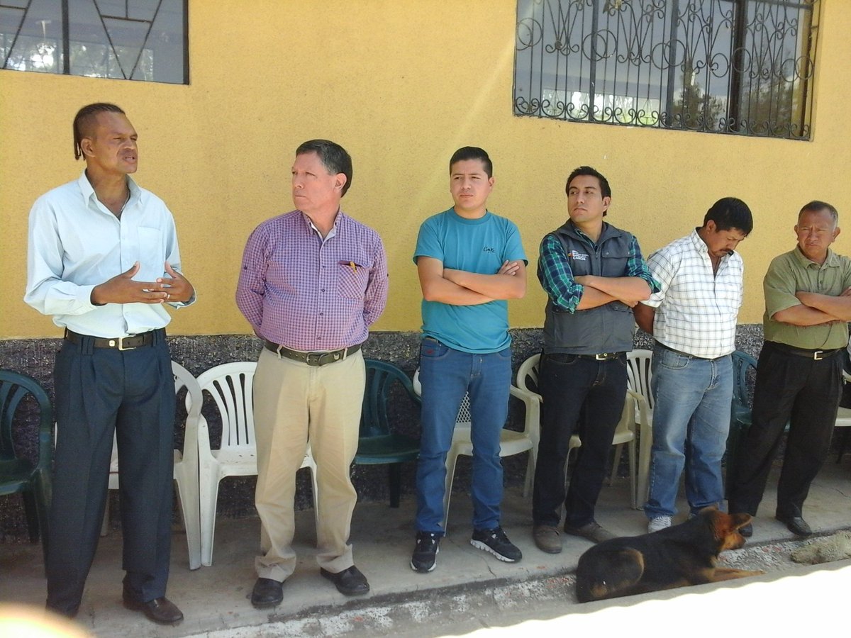 DiegoLandazuriC's tweet photo. Atendemos afectaciones viales comunidad #Cunquer #Bolívar con atención @Salud_Ec @AgriculturaEc @GOBERCARCHI https://t.co/xjzwWFd8Xx