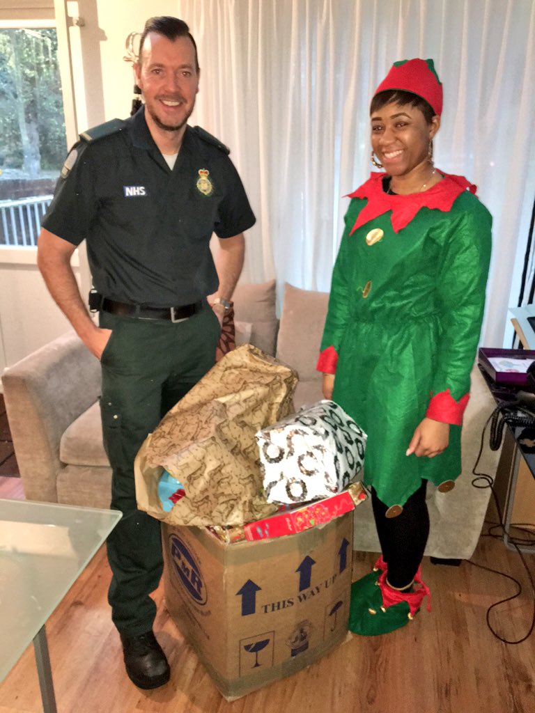 nigeljflanagan's tweet photo. Great day delivering presents @Jamma_Umoja @Ldn_Ambulance There is going to be a lot of children smiling this Xmas 🎁 https://t.co/0NDSKf0Kj7