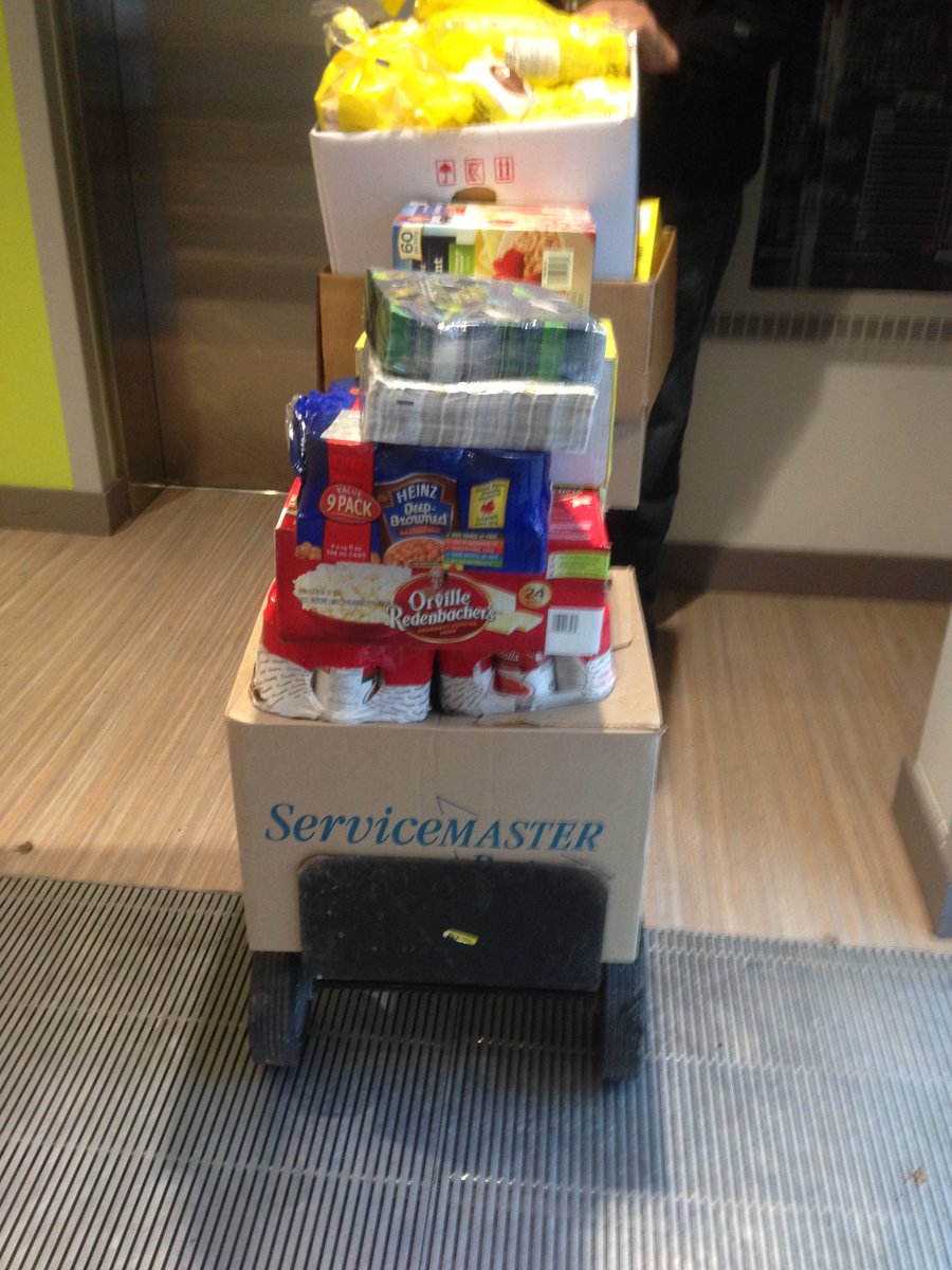 Food hamper delivery to Blade Runners. Tis to season of giving :)