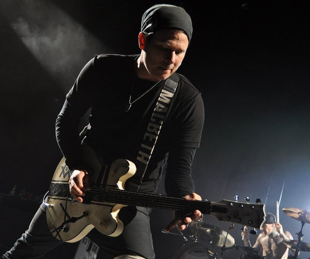 Tom DeLonge is 40, yes that\s right 40 today, HAPPY BIRTHDAY TOM! 