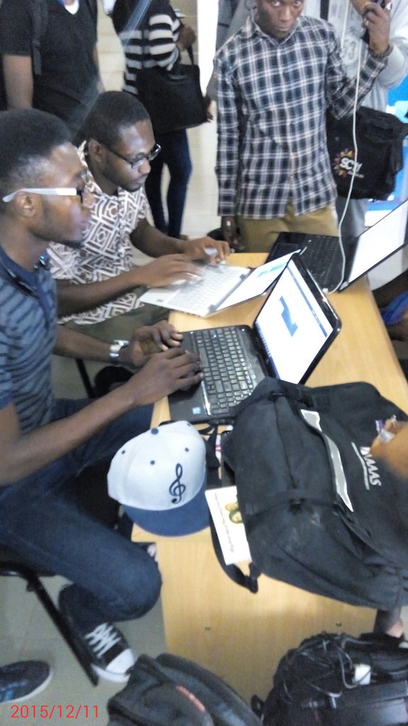 raznerd's tweet image. Registering students on #AzureForStudents in the #HelloCloud event at #GOU, Enugu, NG...#YouthSpark #MSFTImagine