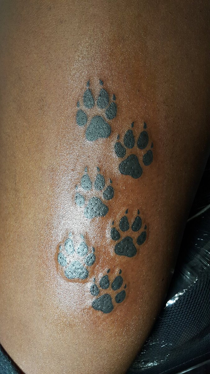 lovelife_faith's tweet photo. #CommittedToTheC #RingChasin #whatatimetobealive 💍❤🏈🐾💋 https://t.co/J6BO6RVWAb