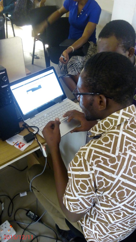 raznerd's tweet image. Registering students on #AzureForStudents in the #HelloCloud event at #GOU, Enugu, NG...#YouthSpark #MSFTImagine