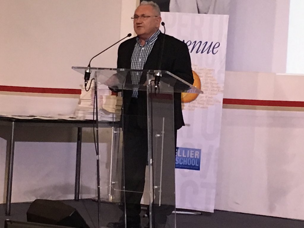 MBS_edu's tweet photo. #Live: Dr Yvon Desportes, dir des relations internationales "Ambition que les étudiant contribuent dev de leur pays" https://t.co/zo1YG2wv6q