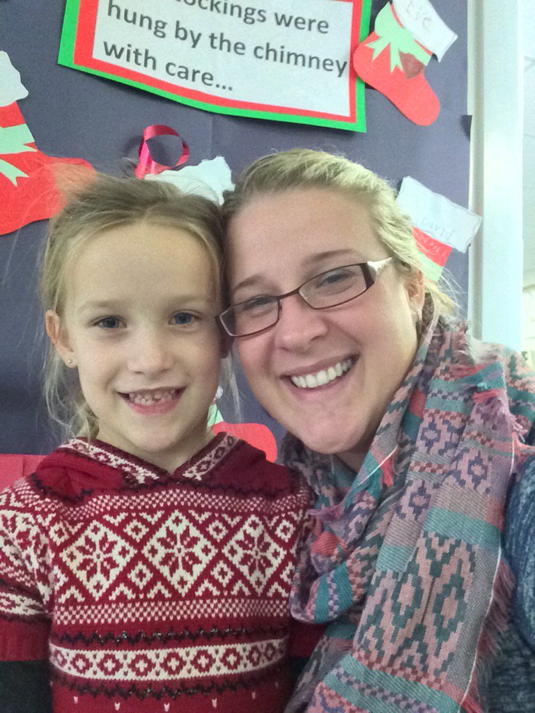 rreverts6's tweet photo. Fun morning doing crafts in Julia's classroom today https://t.co/zDMedNDDpX