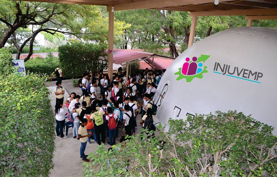 "Tuxtla escucha, ve y aprende" #INJUVEMP Iniciamos las platicas educativas en las preparatorias de Tuxtla Gutiérrez.