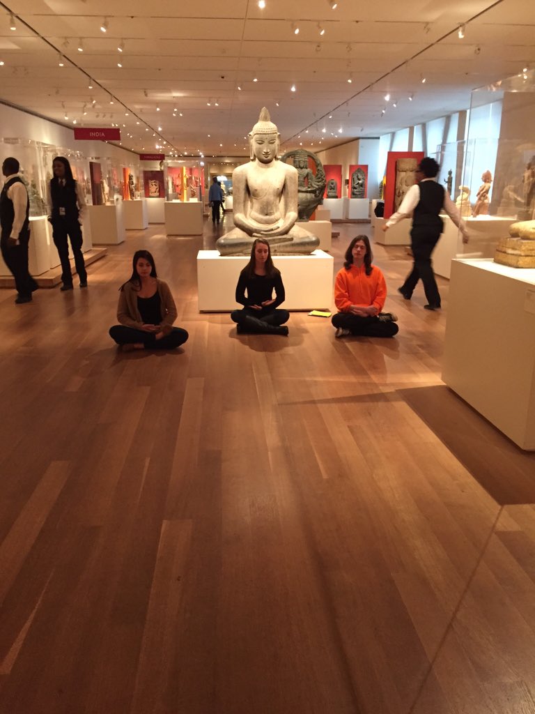 Buczinsky's tweet photo. PHS Humanities students love The Art Institute. #knightsofphs #district214 #214learns https://t.co/ERUfPWZb0v