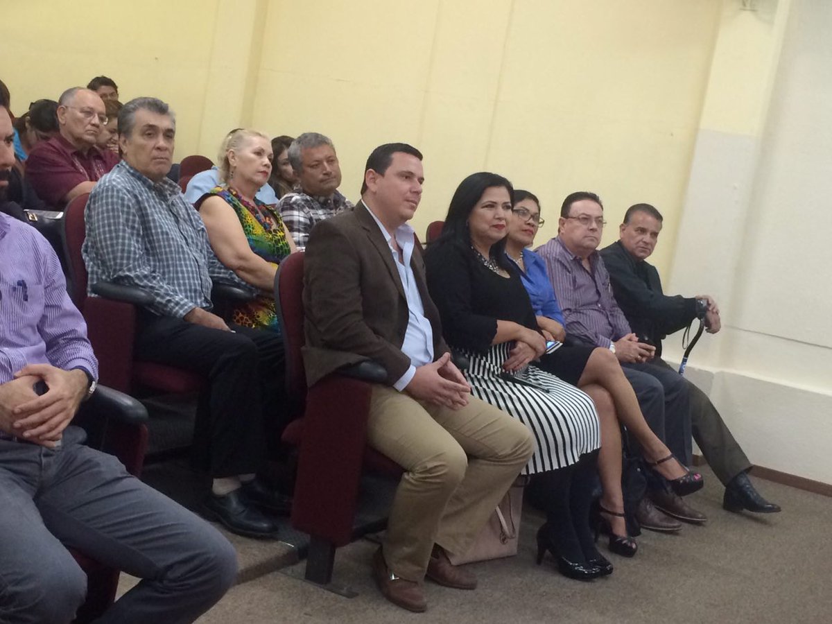 Agradezco la presencia de la Diputada Federal <a href="/RosaElenaMillan/">Rosa Elena Millán</a> en conferencia dictada por el Periodista <a href="/osdtagle/">Omar Sánchez dTagle</a>.