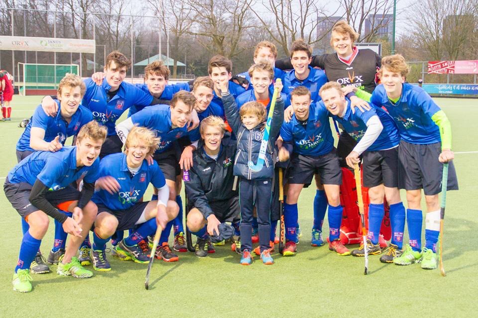 bredaheren1's tweet photo. @bredaheren1: #uitslagenovkaheren @bredaheren1 - @HockeyRoodWit  3-2, 1-0 Page (sc), 2-1 Habraken, 3-1 Luns https://t.co/rfuFabNorr