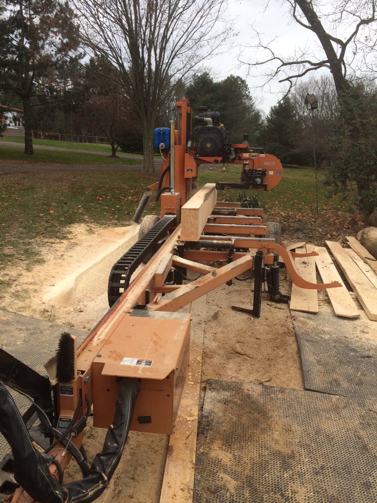 invest_contract's tweet photo. Using a Portable Saw mill to manufacture timbers for a garage build. #buildlikeapro #renos https://t.co/XMoTjJ8jI9