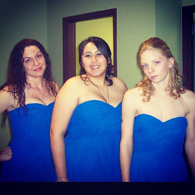 _la__bomba's tweet photo. #bridesmaids #weddingday https://t.co/qT0BT9kuOK