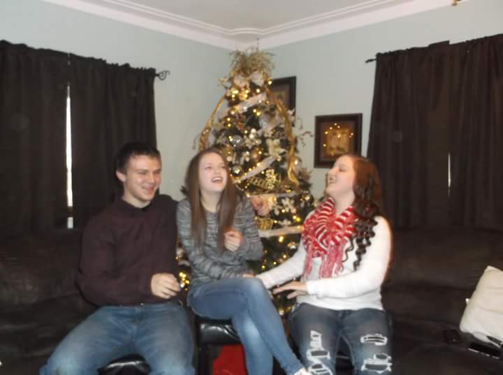krenfer's tweet photo. @lindsay_renfer @BrookeRenfer @Cameronrenfer97 https://t.co/NQkUGp9hC5
