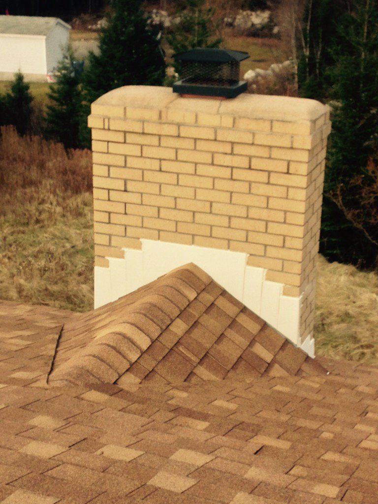 RefinedRoofing's tweet image. New Chimney Cricket With Metal Flashing 🏡 #PeggysCove #Fancy #RefinedRoofing